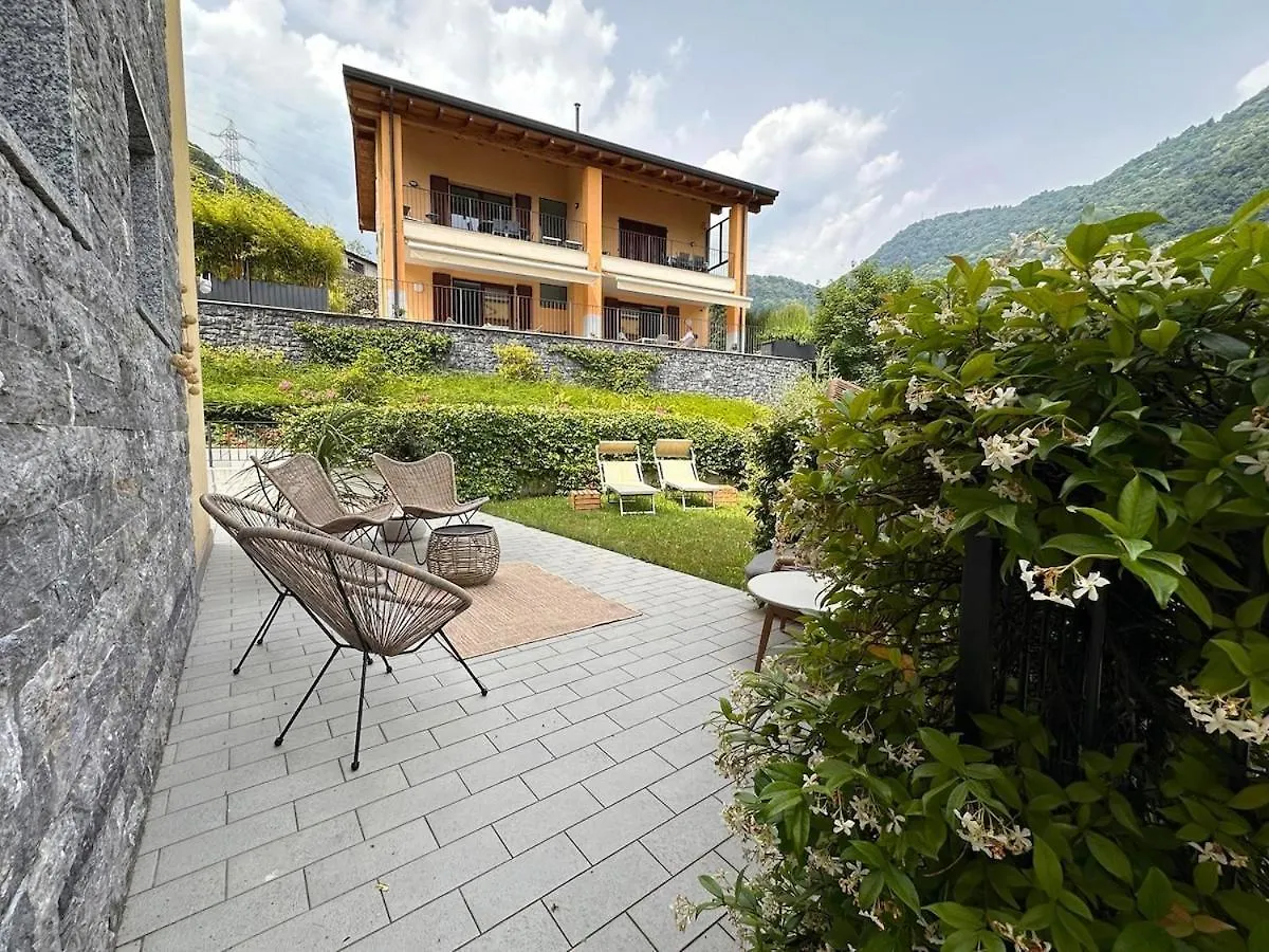 Like Heaven Argegno Pool & Lake View